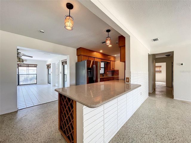 2945 68TH STREET N, St Petersburg, FL 33710