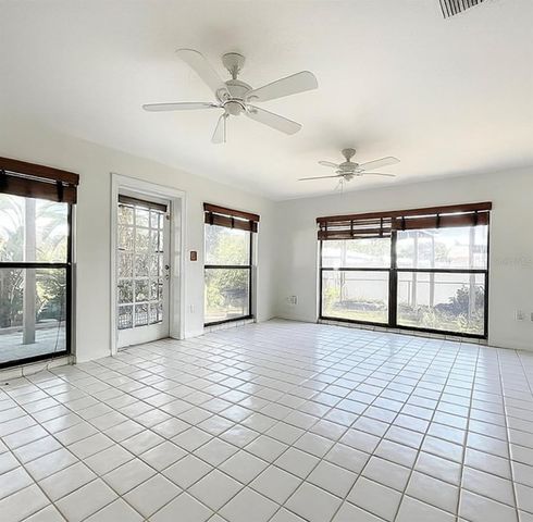 2945 68TH STREET N, St Petersburg, FL 33710