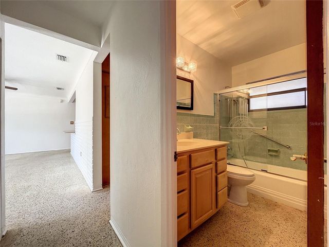 2945 68TH STREET N, St Petersburg, FL 33710