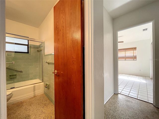 2945 68TH STREET N, St Petersburg, FL 33710