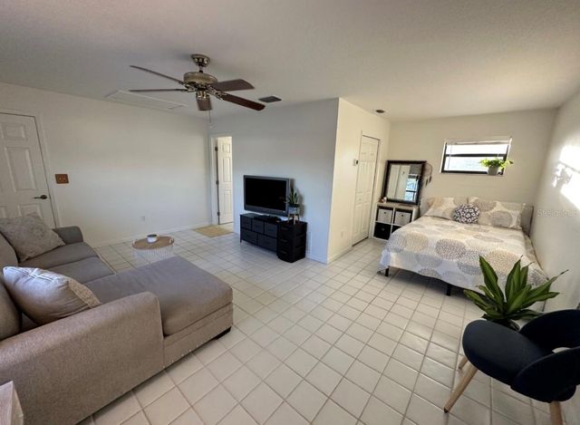 2945 68TH STREET N, St Petersburg, FL 33710