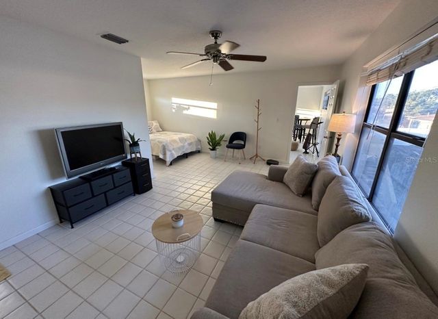 2945 68TH STREET N, St Petersburg, FL 33710