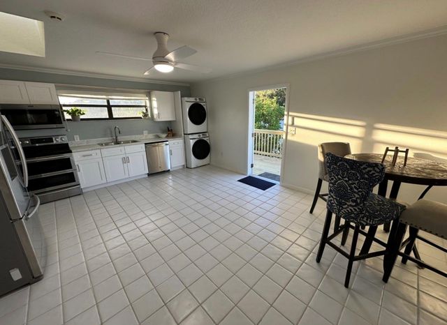 2945 68TH STREET N, St Petersburg, FL 33710