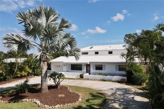 2945 68TH STREET N, St Petersburg, FL 33710