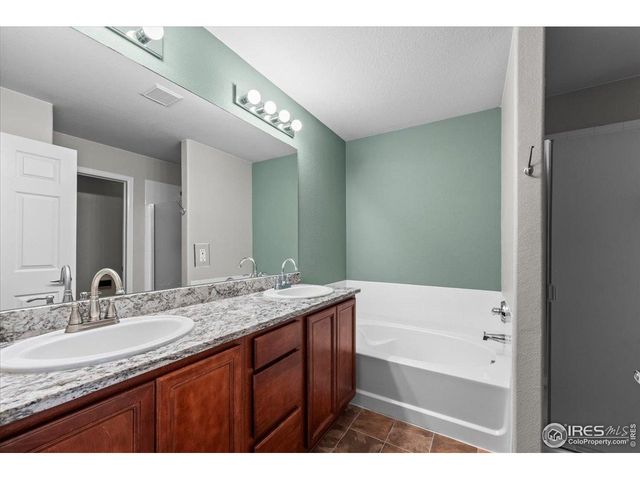 10449 Paris St 203, Commerce City, CO 80640