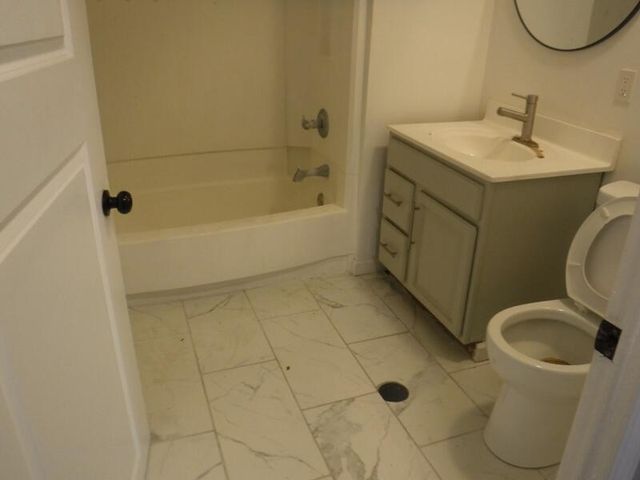 209 Wallace Avenue, Kalamazoo City, MI 49048