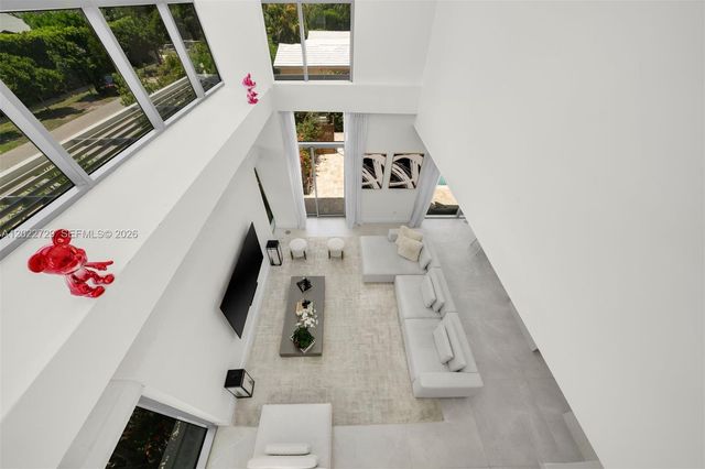 1201 W 47th St, Miami Beach, FL 33140