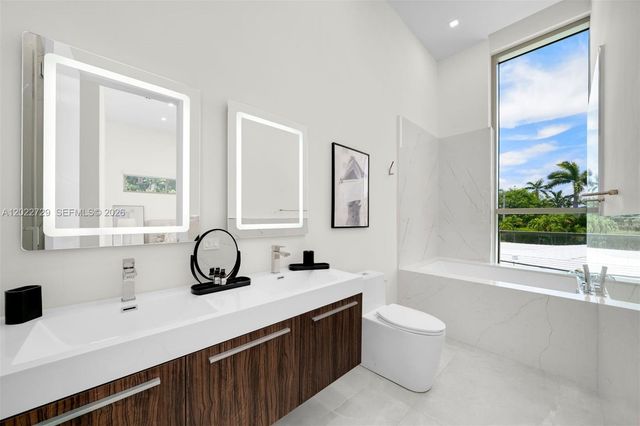 1201 W 47th St, Miami Beach, FL 33140