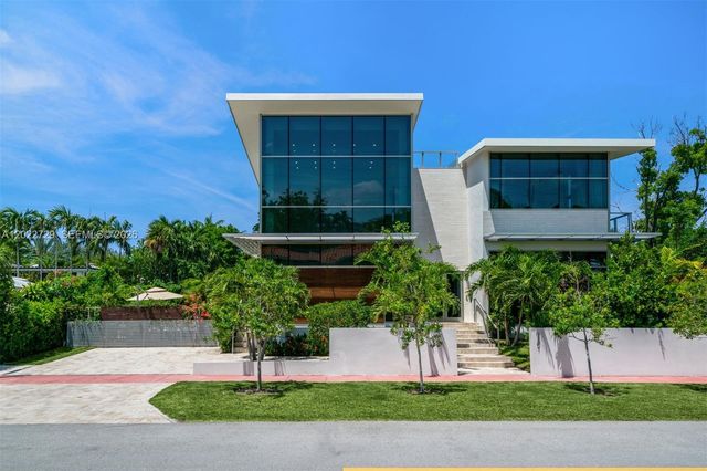 1201 W 47th St, Miami Beach, FL 33140