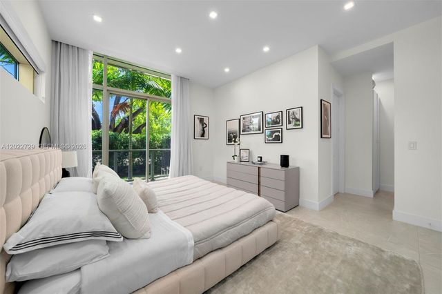 1201 W 47th St, Miami Beach, FL 33140