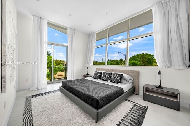 1201 W 47th St, Miami Beach, FL 33140