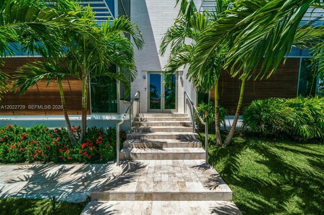 1201 W 47th St, Miami Beach, FL 33140