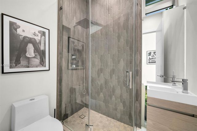 1201 W 47th St, Miami Beach, FL 33140