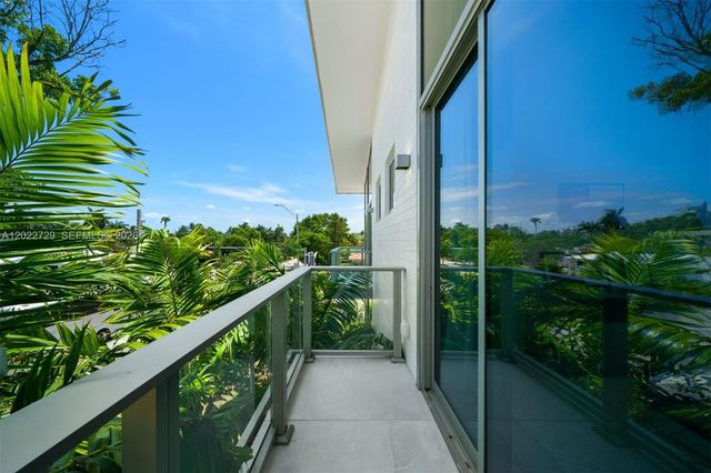 1201 W 47th St, Miami Beach, FL 33140