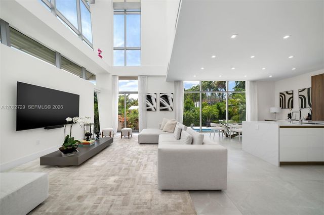 1201 W 47th St, Miami Beach, FL 33140
