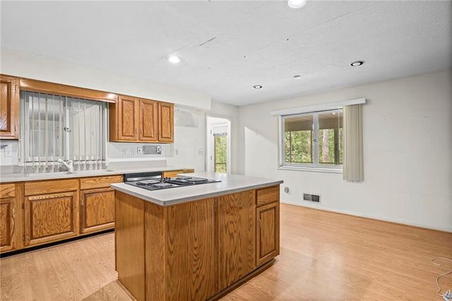 675 Weatherly lane Lane, Sandy Springs, GA 30328