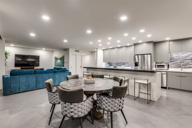 6211 W Northwest Highway 601, Dallas, TX 75225