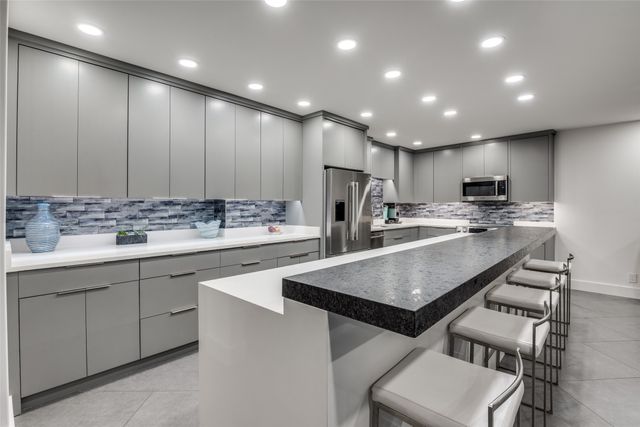 6211 W Northwest Highway 601, Dallas, TX 75225