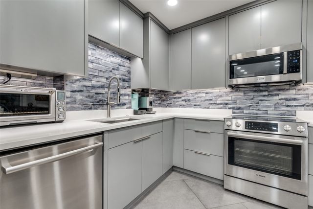 6211 W Northwest Highway 601, Dallas, TX 75225