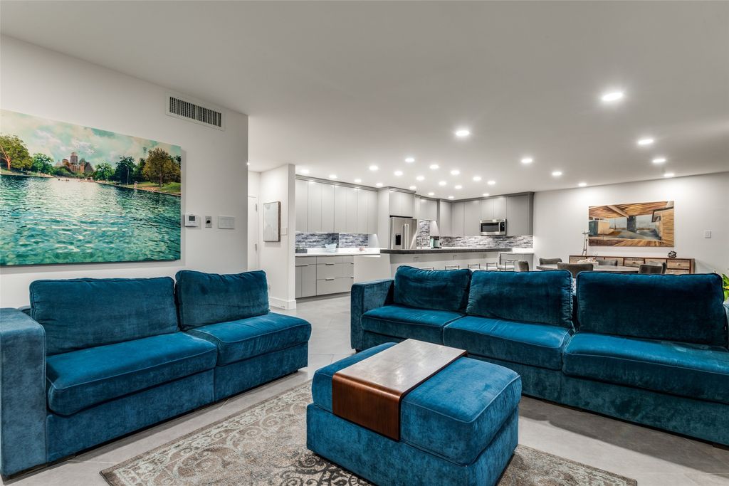 6211 W Northwest Highway 601, Dallas, TX 75225