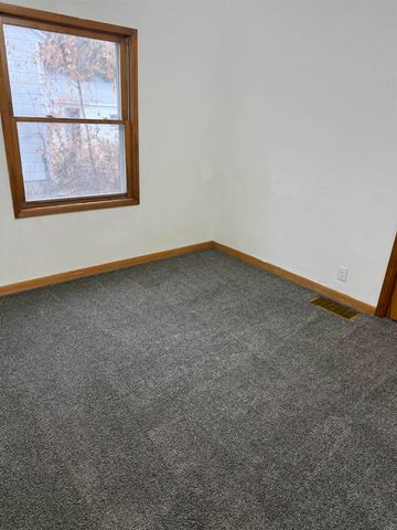 819 Hanna Boulevard, Waterloo, IA 50701