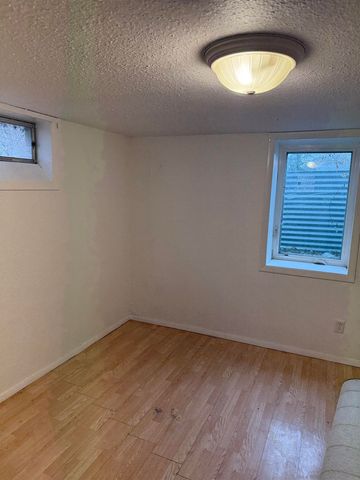 819 Hanna Boulevard, Waterloo, IA 50701