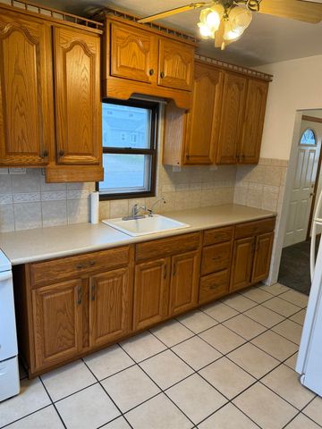 819 Hanna Boulevard, Waterloo, IA 50701