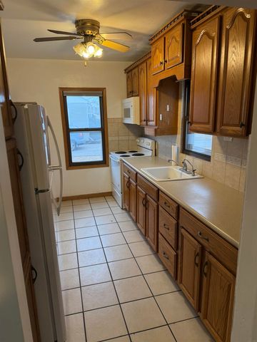 819 Hanna Boulevard, Waterloo, IA 50701