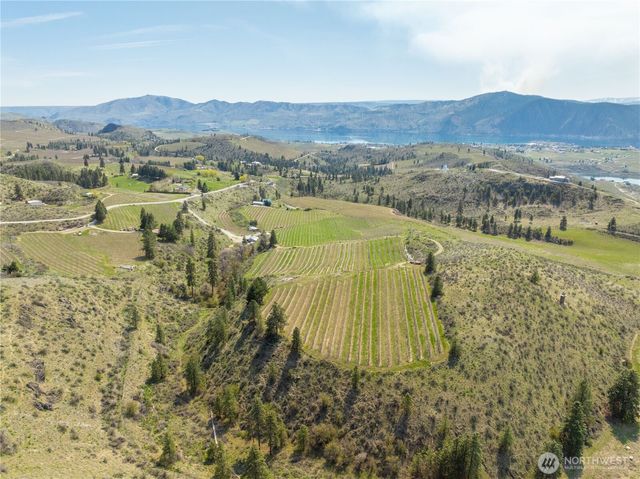 137 MANZANA RANCH Lane, Manson, WA 98831