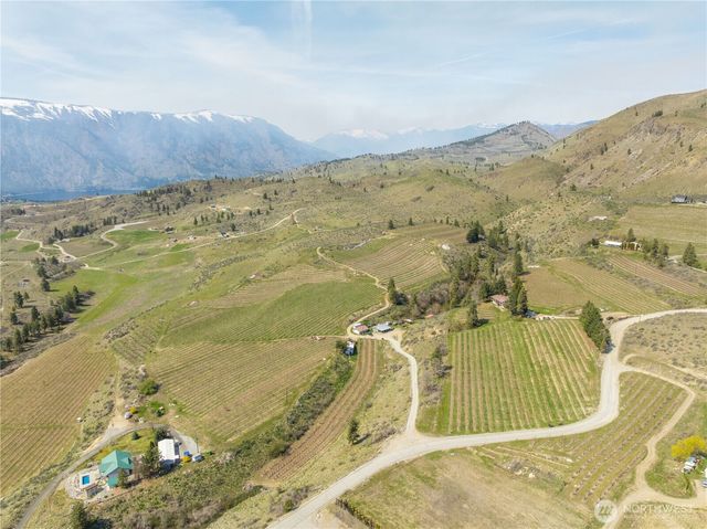 137 MANZANA RANCH Lane, Manson, WA 98831