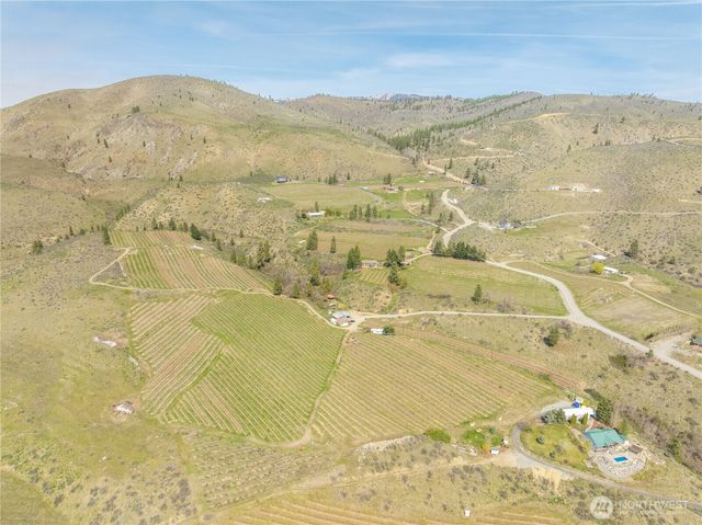 137 MANZANA RANCH Lane, Manson, WA 98831