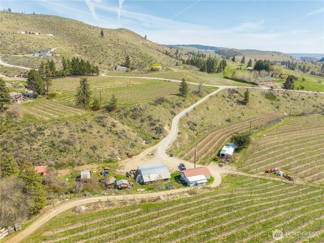 137 MANZANA RANCH Lane, Manson, WA 98831
