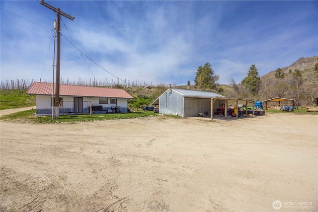 137 MANZANA RANCH Lane, Manson, WA 98831