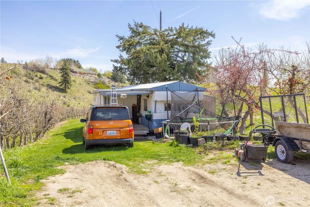 137 MANZANA RANCH Lane, Manson, WA 98831