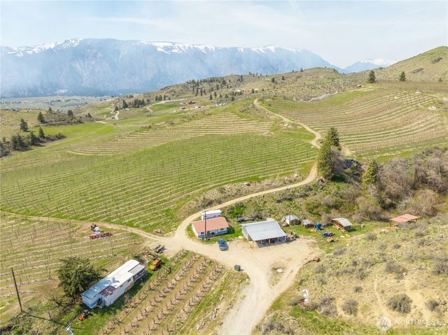 137 MANZANA RANCH Lane, Manson, WA 98831