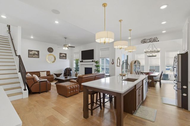 703 S Hickory Drive, Springfield, MO 65809