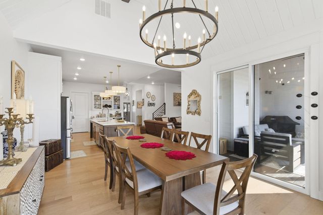 703 S Hickory Drive, Springfield, MO 65809