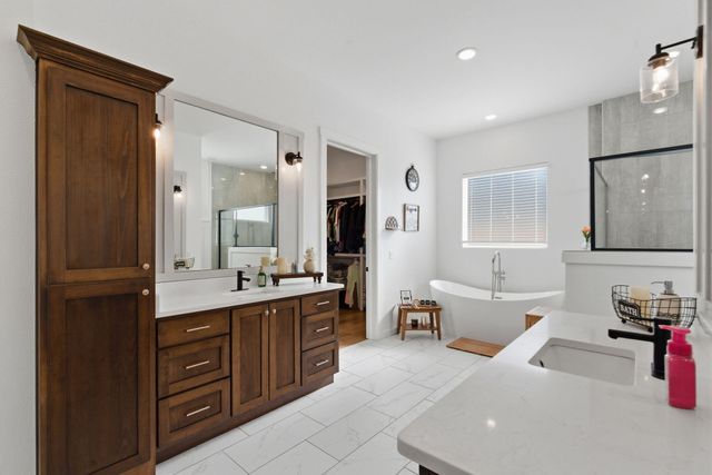 703 S Hickory Drive, Springfield, MO 65809