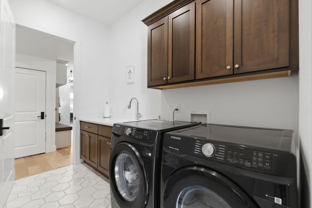 703 S Hickory Drive, Springfield, MO 65809