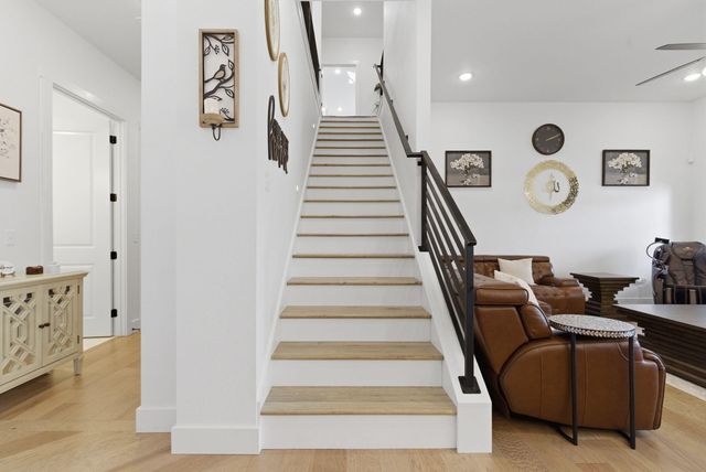 703 S Hickory Drive, Springfield, MO 65809