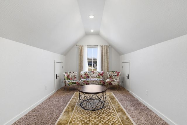 703 S Hickory Drive, Springfield, MO 65809