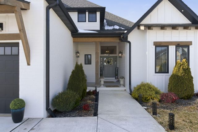 703 S Hickory Drive, Springfield, MO 65809