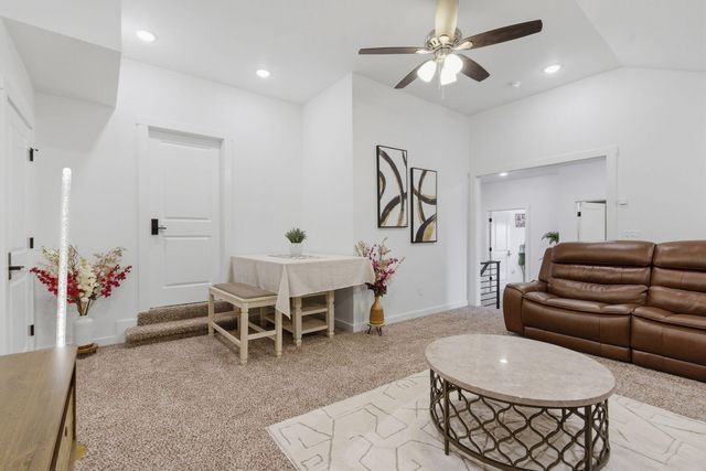 703 S Hickory Drive, Springfield, MO 65809