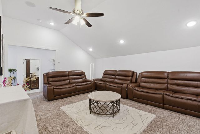 703 S Hickory Drive, Springfield, MO 65809