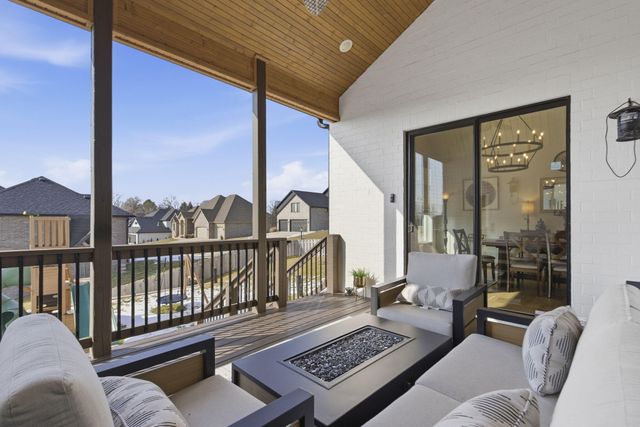 703 S Hickory Drive, Springfield, MO 65809