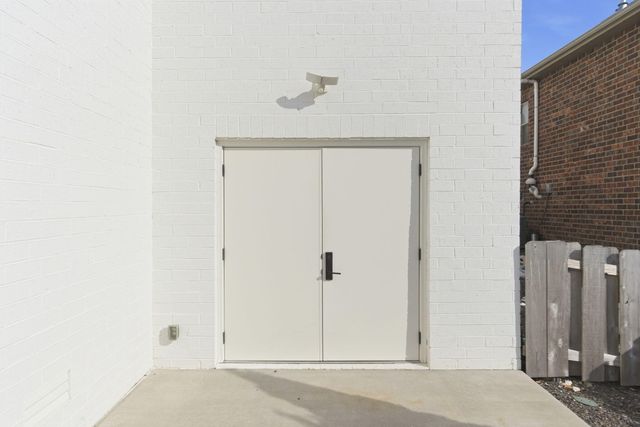 703 S Hickory Drive, Springfield, MO 65809