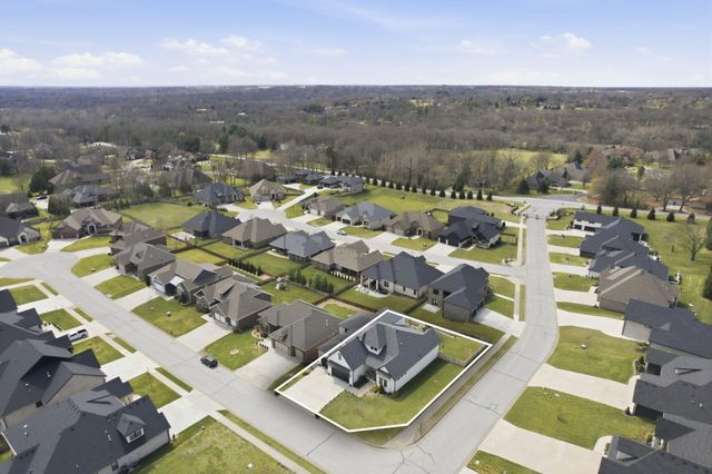 703 S Hickory Drive, Springfield, MO 65809