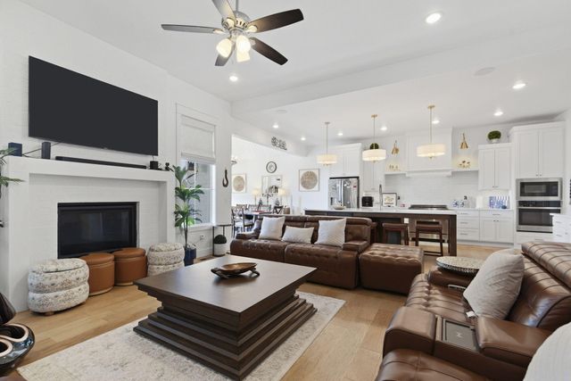 703 S Hickory Drive, Springfield, MO 65809