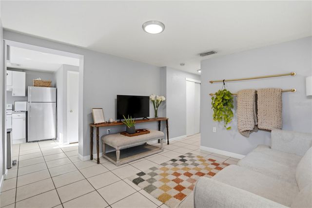 1011 14TH STREET N, St Petersburg, FL 33705