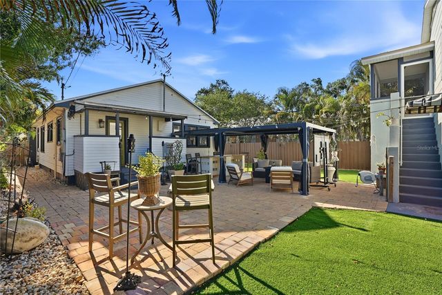 1011 14TH STREET N, St Petersburg, FL 33705